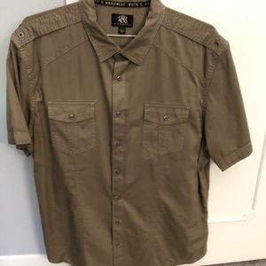 MENS ROCK & REPUBLIC SHORT SLEEVE COLLARED SHIRT